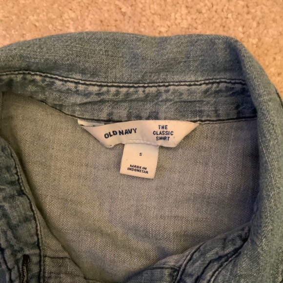 👔 Old Navy Size S Chambray Button Down - Picture 2 of 3